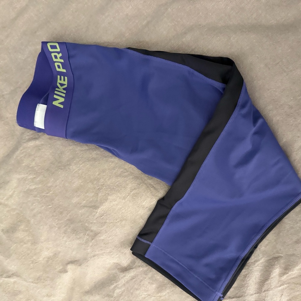 Nike Pro Women’s Leggings